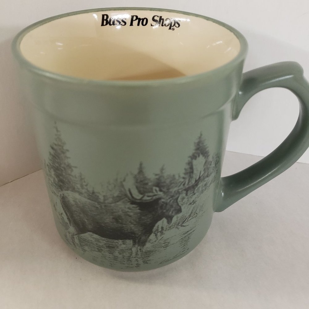 large sized Bass Pro Shop Moose Mug like new